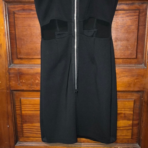 Black mini dress with open back and front - Picture 6 of 8